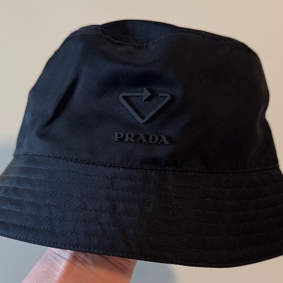 Prada Classic Black Bucket Hat - Picture 1 of 3